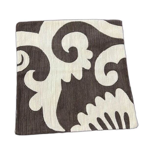 Pottery Barn Brown and Cream Pillow Cover 20 x 20 - Picture 1 of 13